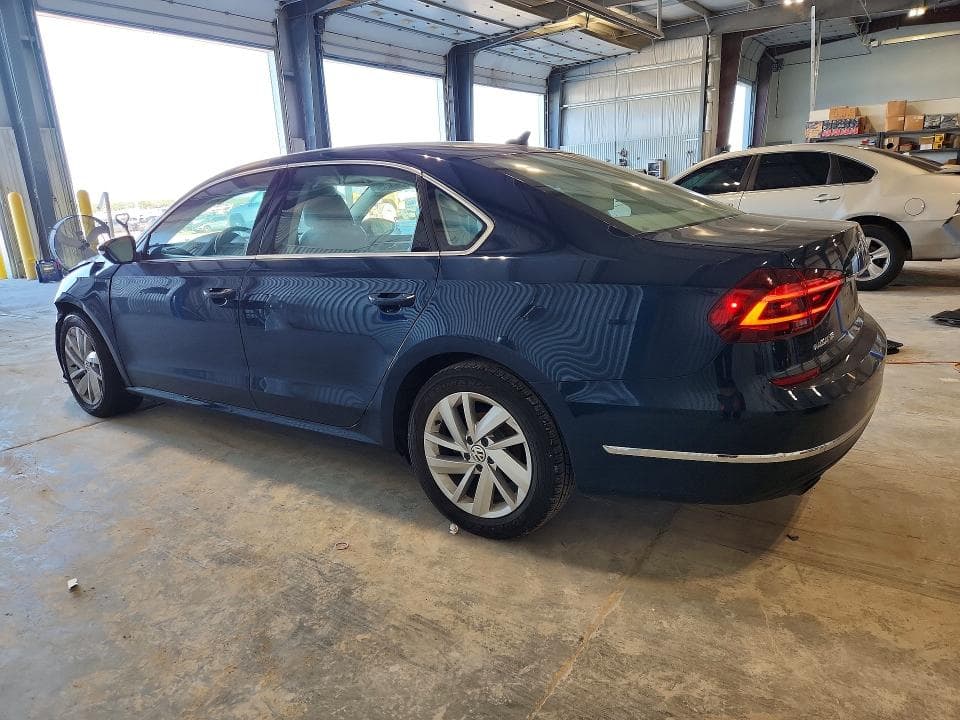 2018 VOLKSWAGEN PASSAT SE 2