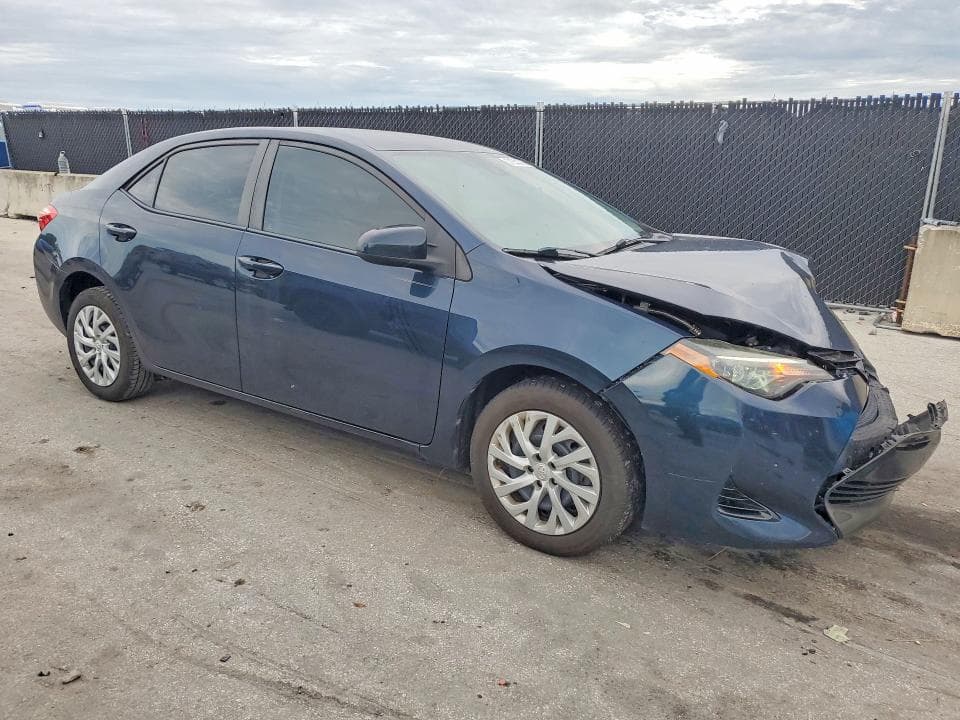 2018 TOYOTA COROLLA LE 4
