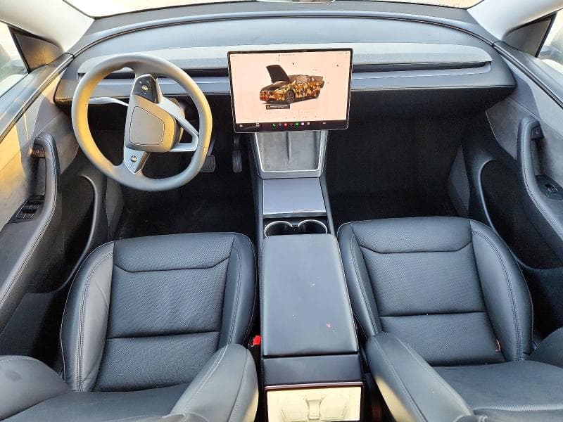 2026 TESLA MODEL Y 8