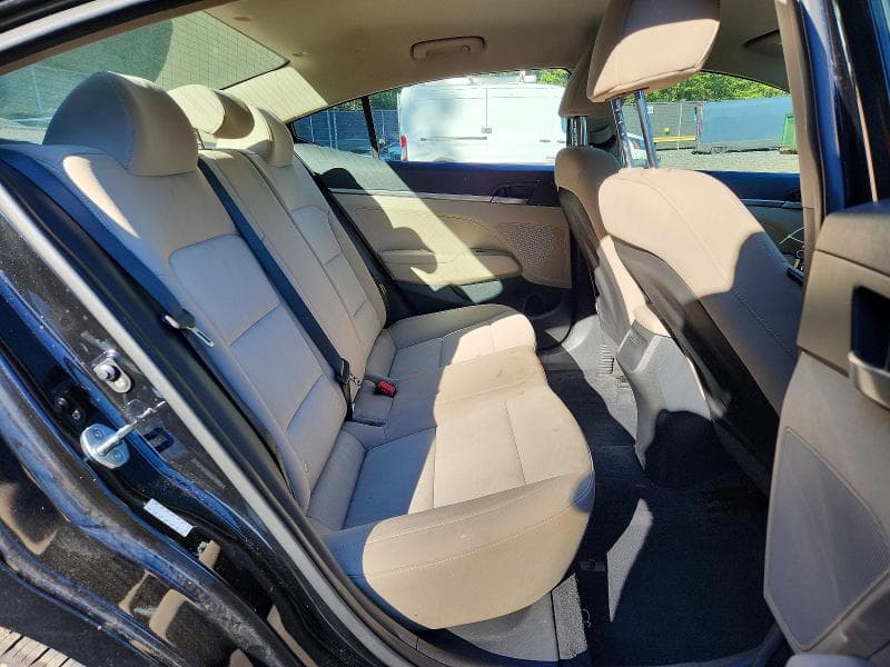 2017 HYUNDAI ELANTRA SE 10