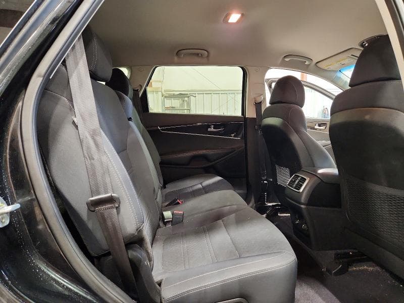 2017 KIA SORENTO LX 11