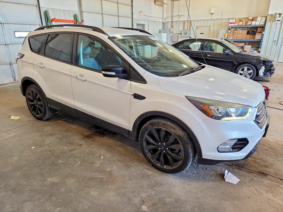 2017 FORD ESCAPE TITANIUM 4