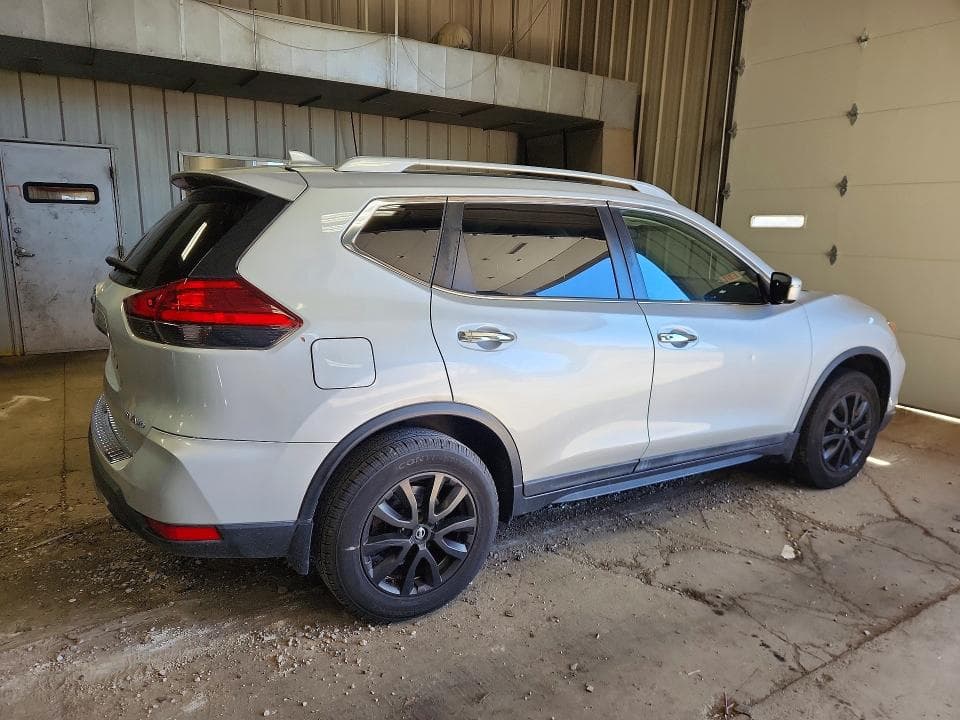 2017 NISSAN ROGUE SV 3