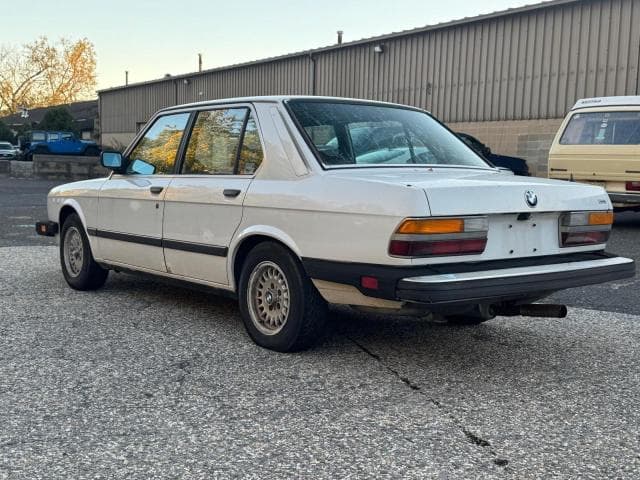 1983 BMW 528 E AUTOMATIC 3