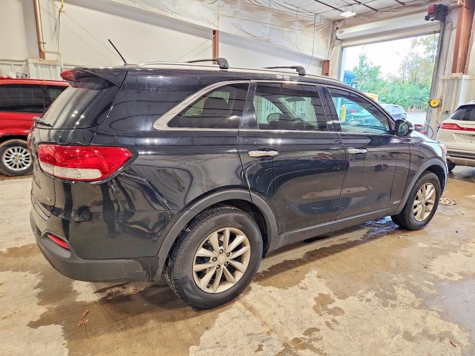 2017 KIA SORENTO LX 3