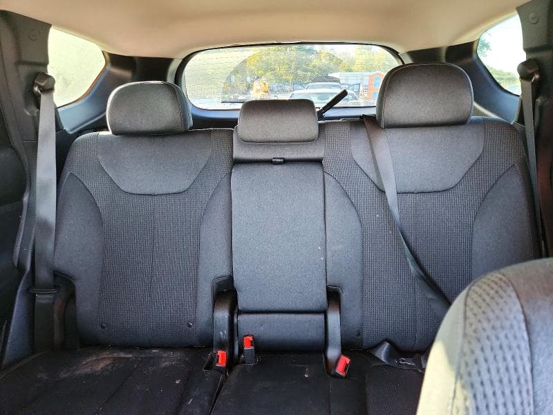 2019 HYUNDAI SANTA FE SE 10