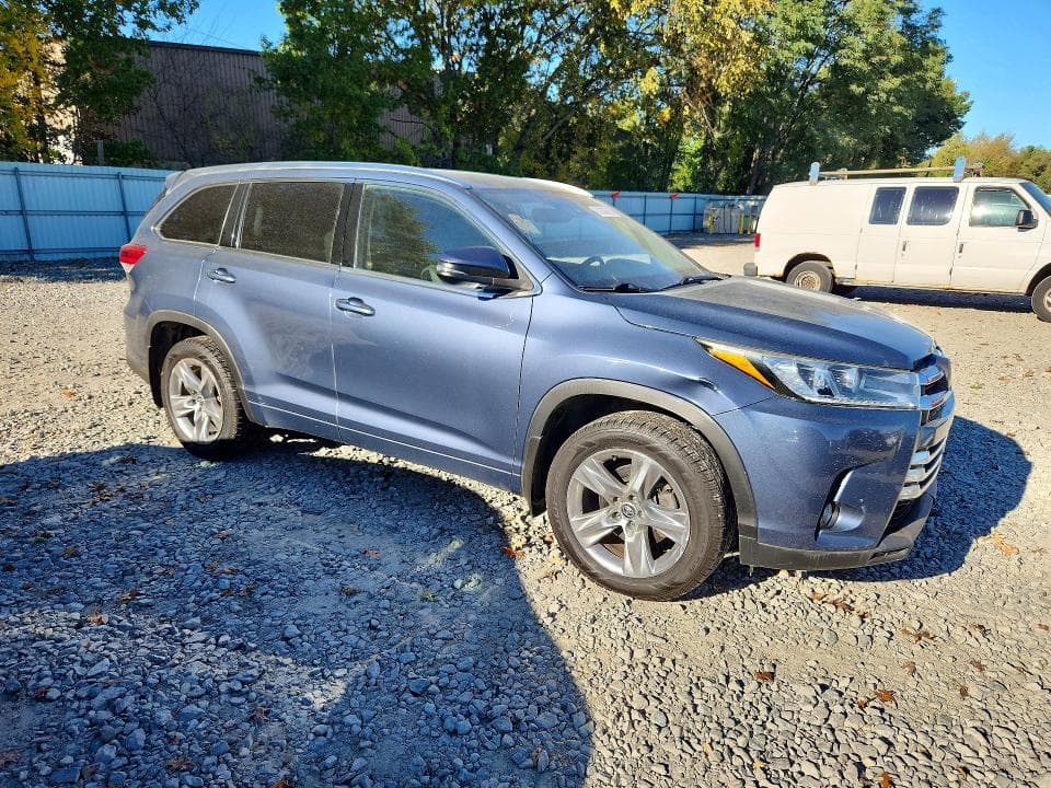 2018 TOYOTA HIGHLANDER LIMITED 4