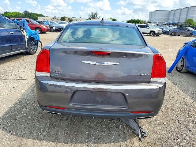 2020 CHRYSLER 300 LIMITED 6