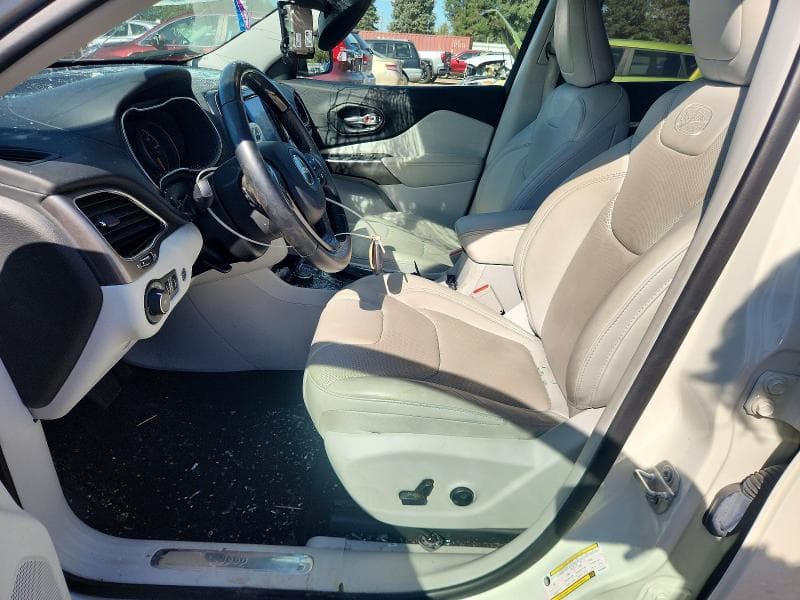 2019 JEEP CHEROKEE OVERLAND 7