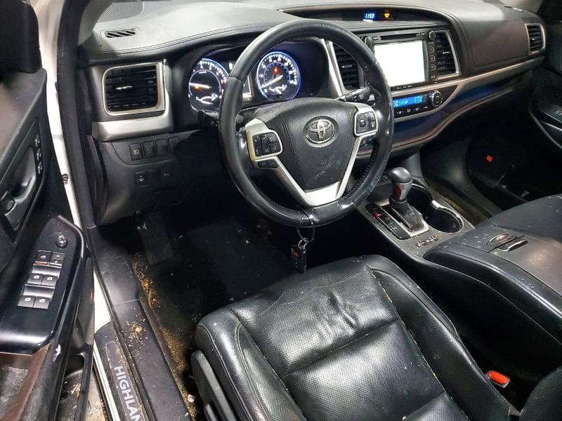 2017 TOYOTA HIGHLANDER LIMITED 8
