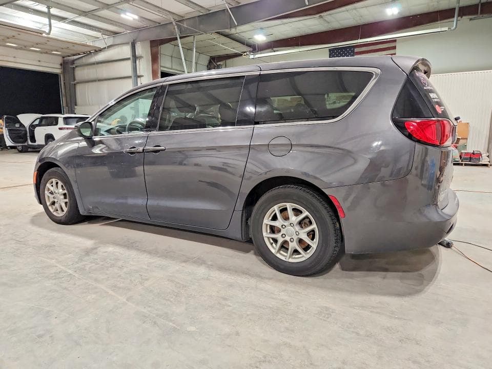 2017 CHRYSLER PACIFICA TOURING 2