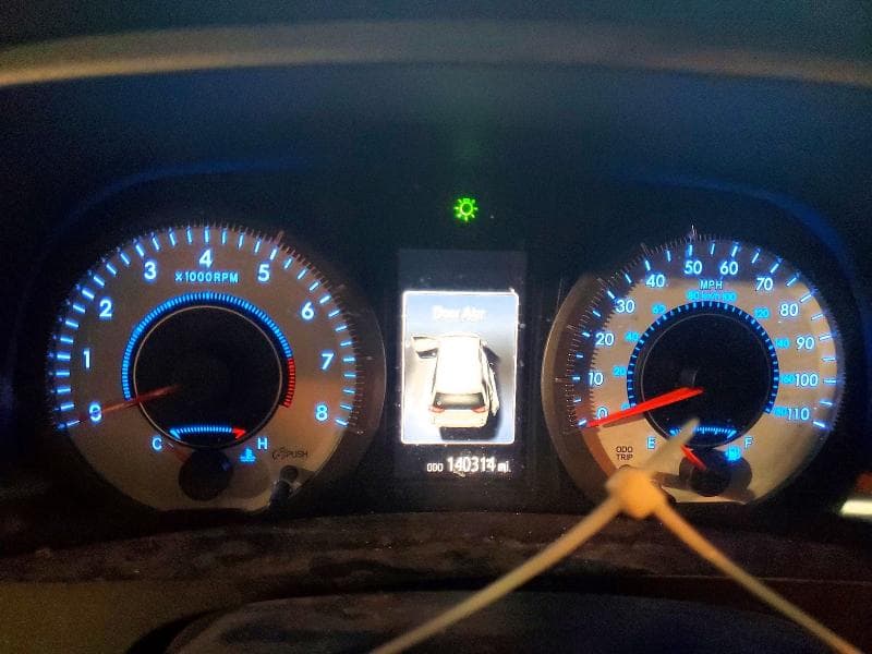 2017 TOYOTA SIENNA SE 9