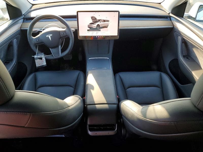 2025 TESLA MODEL Y 8