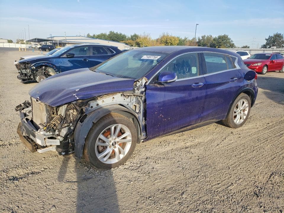 2018 INFINITI QX30 LUXURY