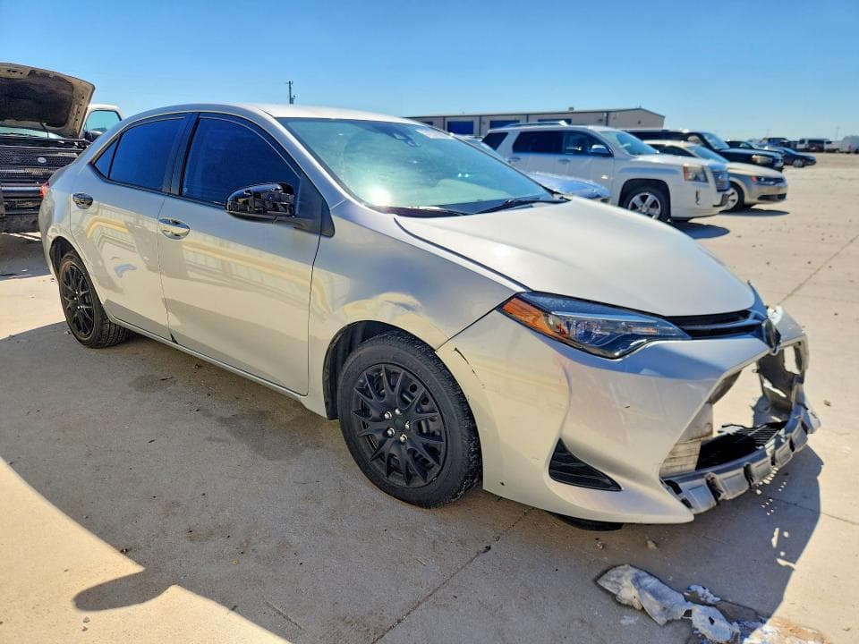 2018 TOYOTA COROLLA LE 4