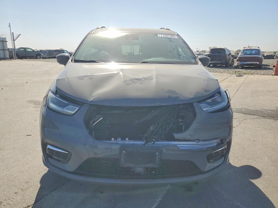 2022 CHRYSLER PACIFICA TOURING L 5