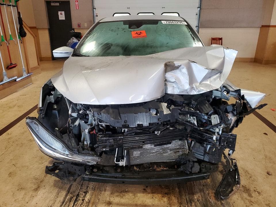 2020 NISSAN VERSA SV 5