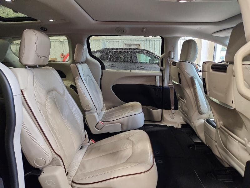2017 CHRYSLER PACIFICA LIMITED 11