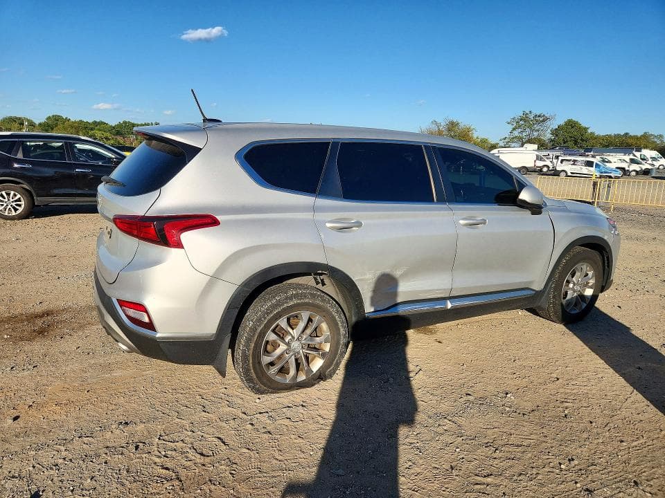 2019 HYUNDAI SANTA FE SE 3