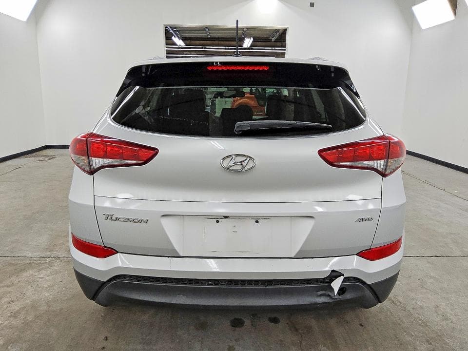 2017 HYUNDAI TUCSON SE 6