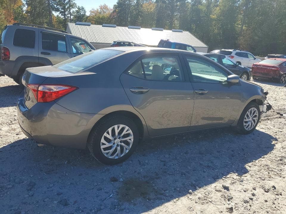 2017 TOYOTA COROLLA LE 3