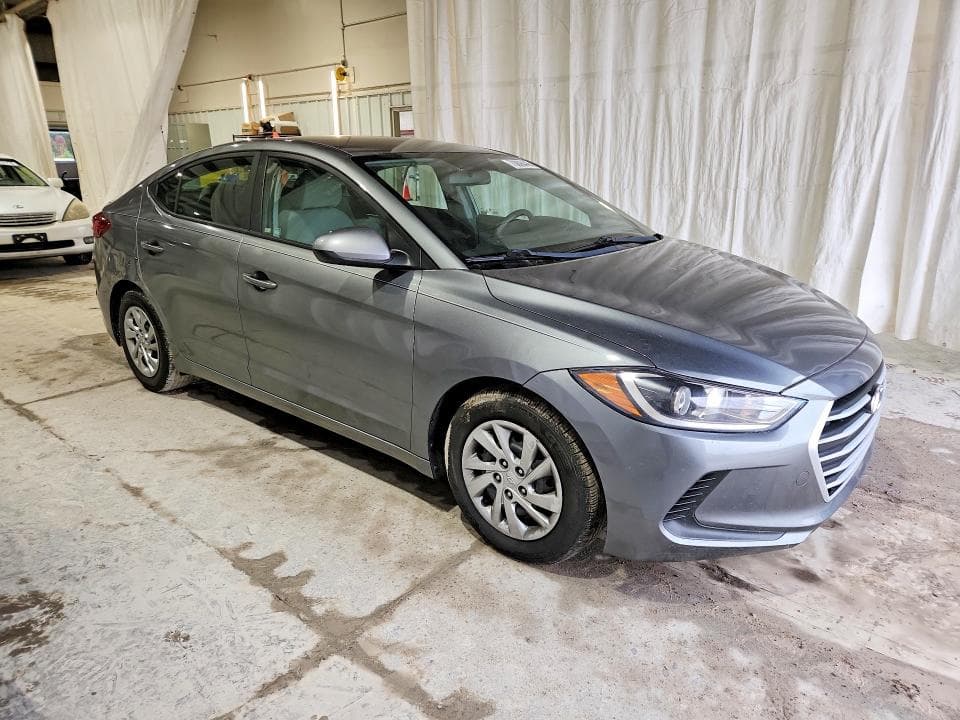 2017 HYUNDAI ELANTRA SE 4