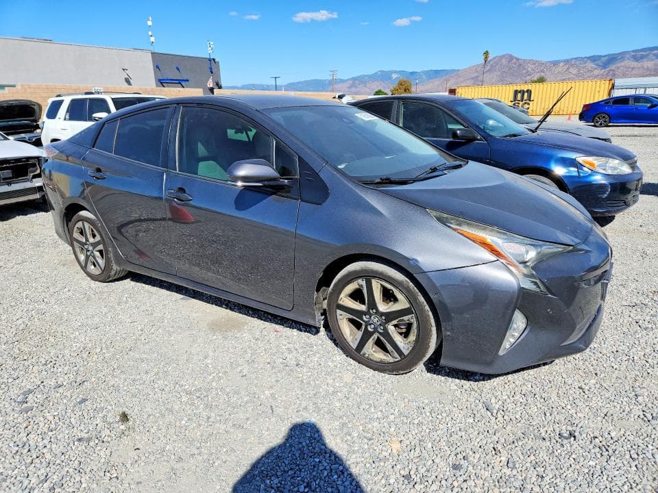 2017 TOYOTA PRIUS THREE TOURING 4