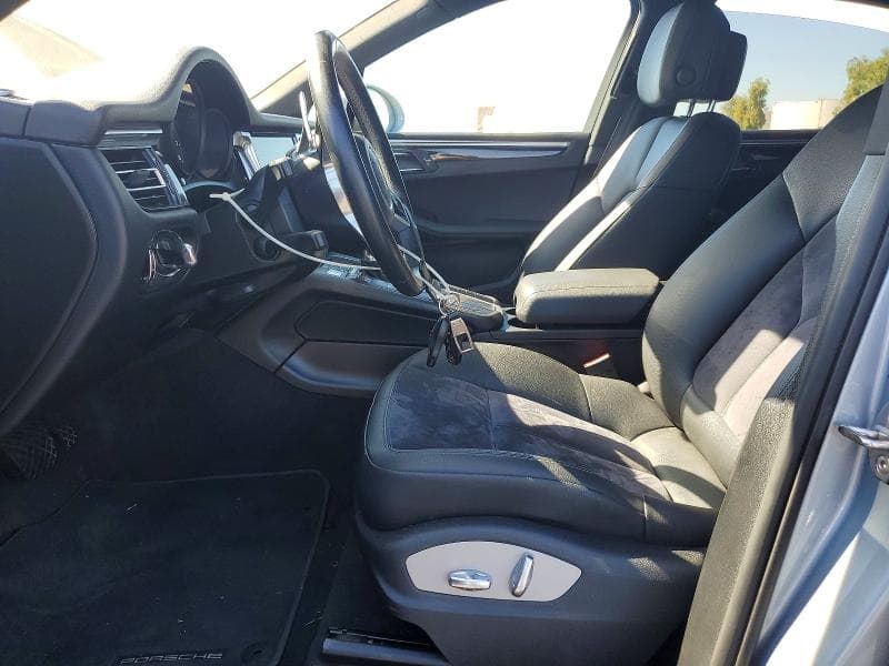 2020 PORSCHE MACAN 7