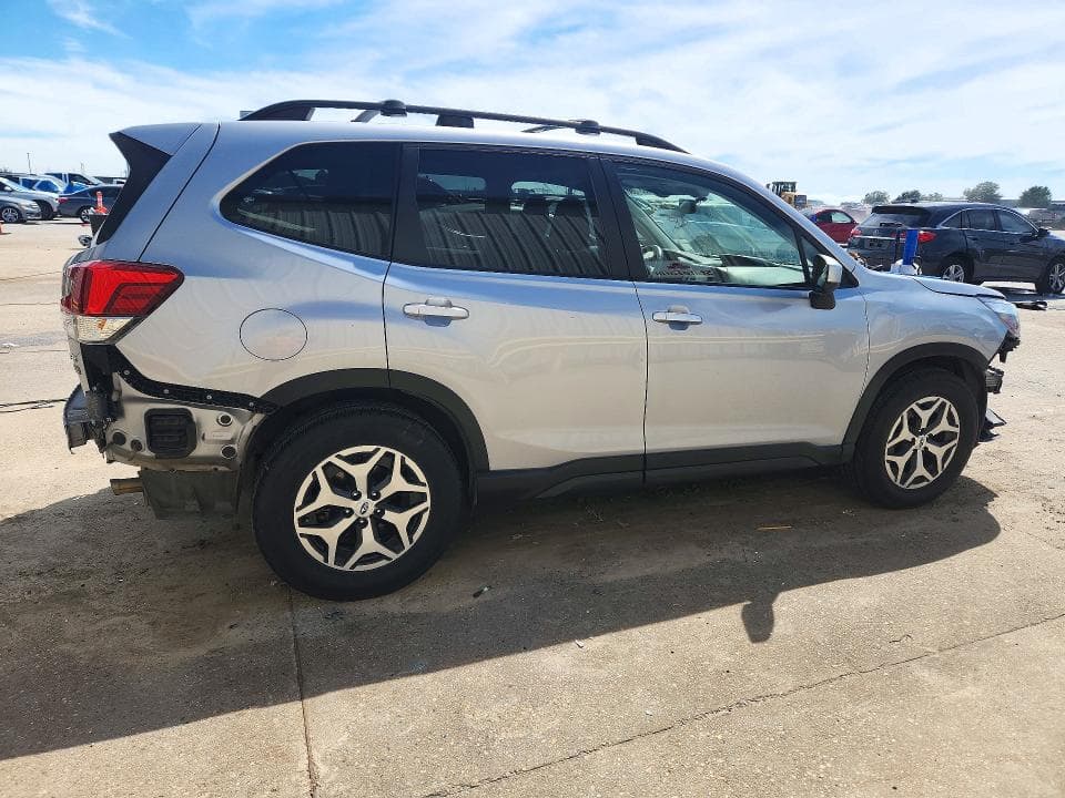 2019 SUBARU FORESTER PREMIUM 3