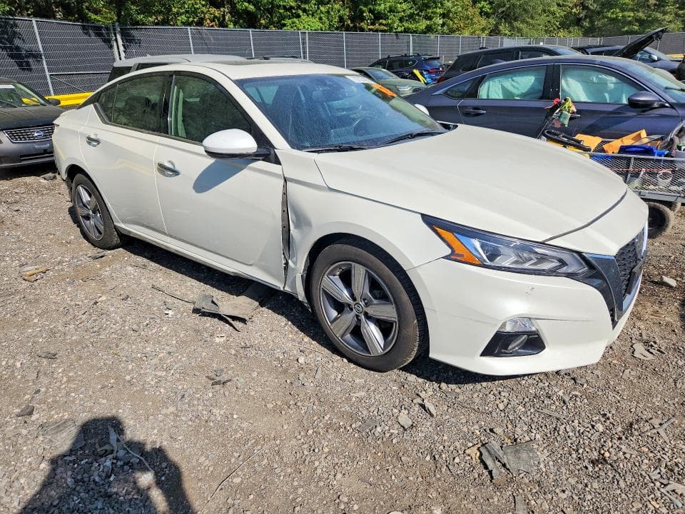 2019 NISSAN ALTIMA SV 4
