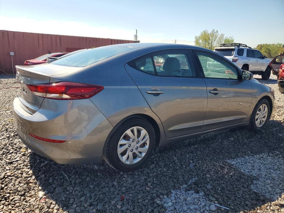 2018 HYUNDAI ELANTRA SE 3