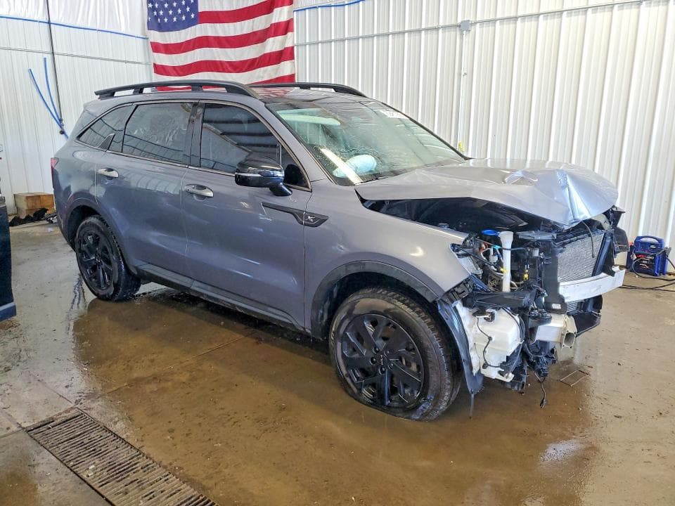2022 KIA SORENTO S 4