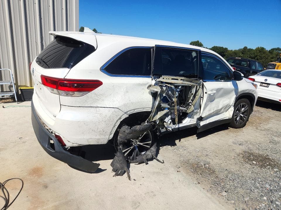 2019 TOYOTA HIGHLANDER LE PLUS 3