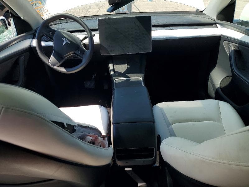 2024 TESLA MODEL Y 8