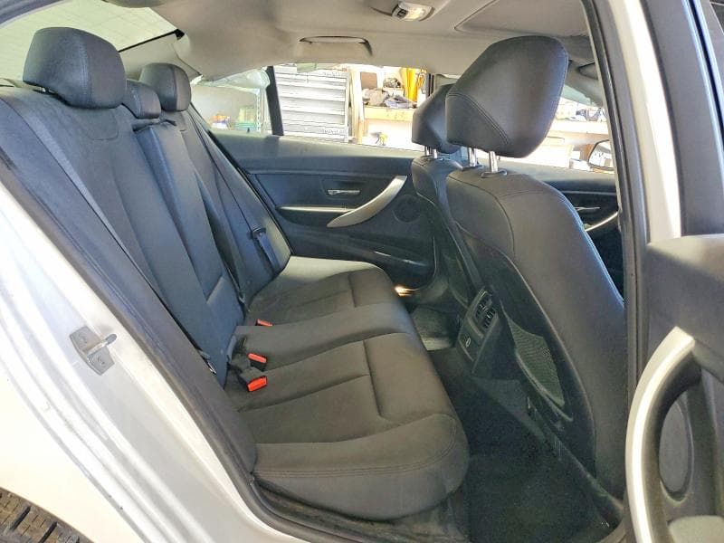 2018 BMW 320 XI 10