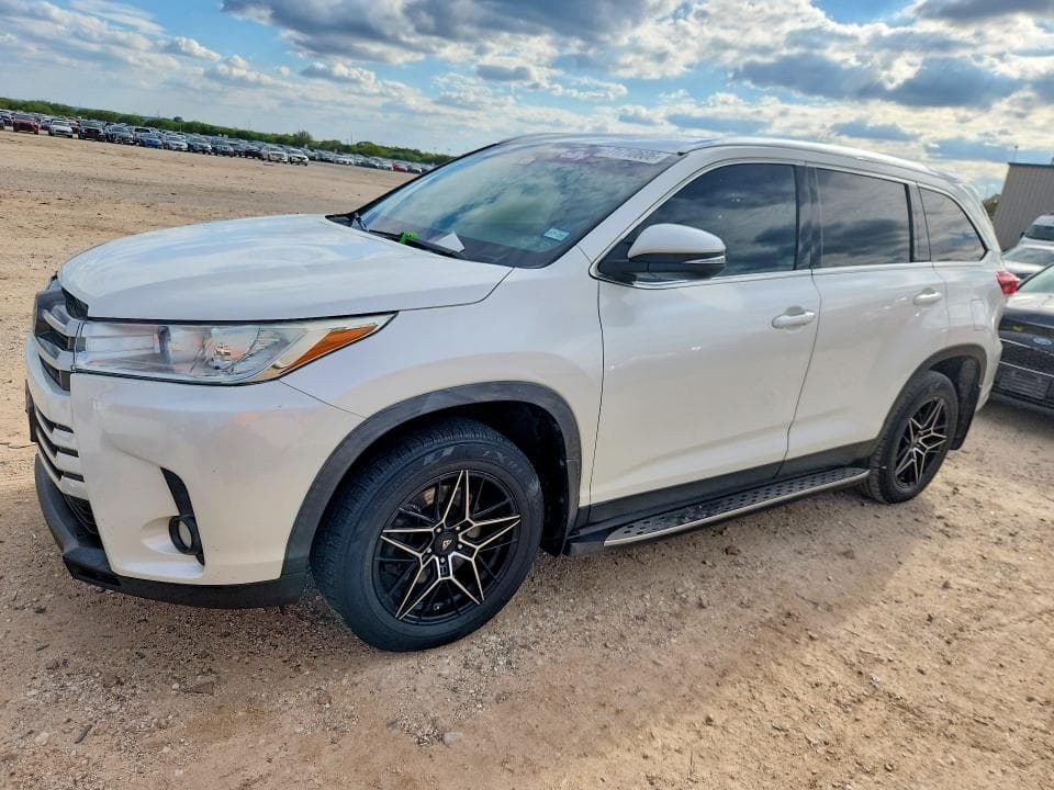 2019 TOYOTA HIGHLANDER XLE