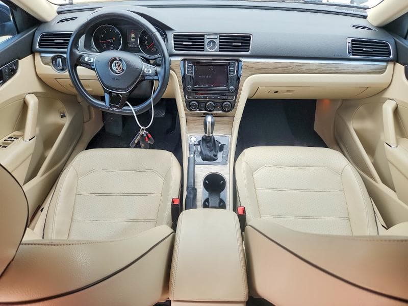 2017 VOLKSWAGEN PASSAT SE 8