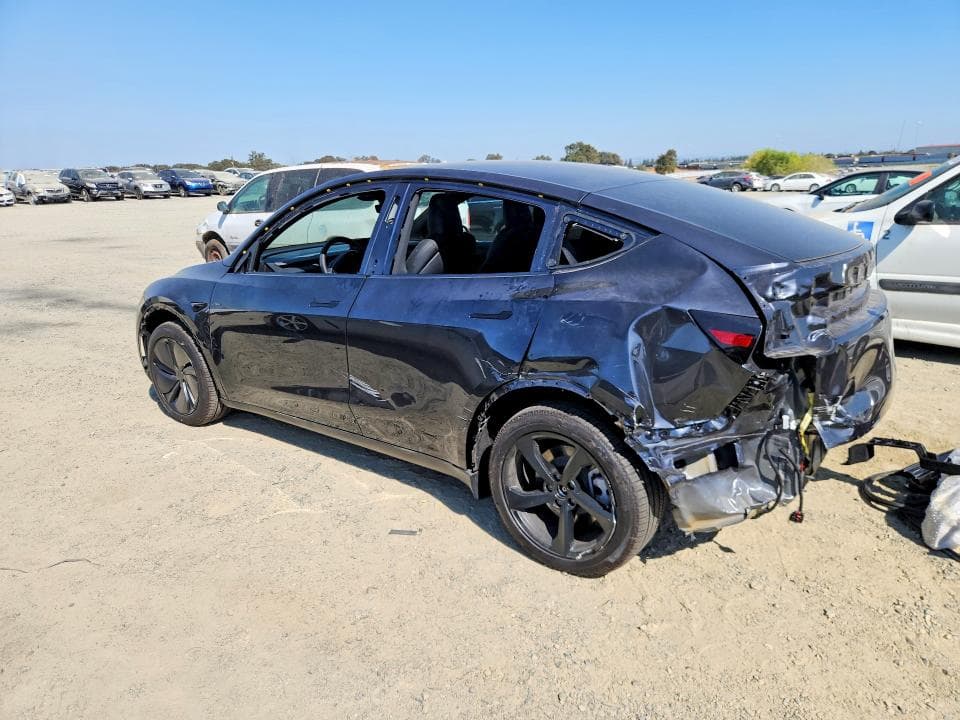 2026 TESLA MODEL Y 2