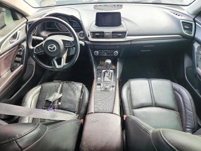 2018 MAZDA 3 TOURING 8