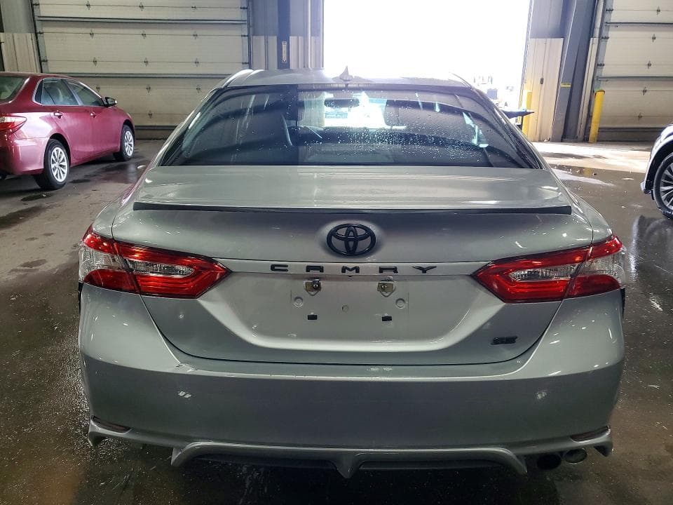 2020 TOYOTA CAMRY SE 6