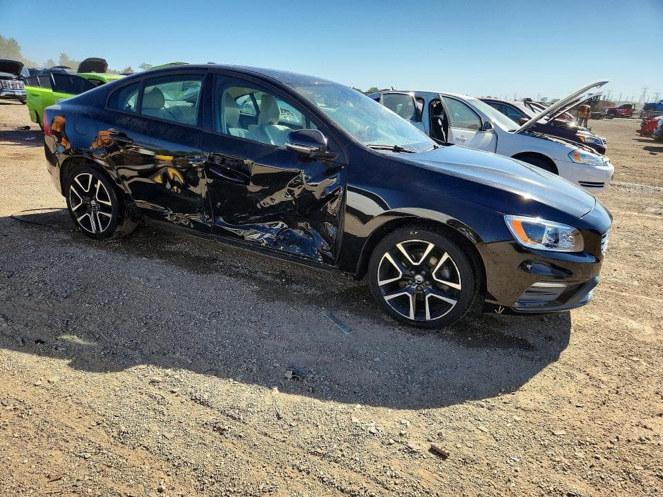 2017 VOLVO S60 4