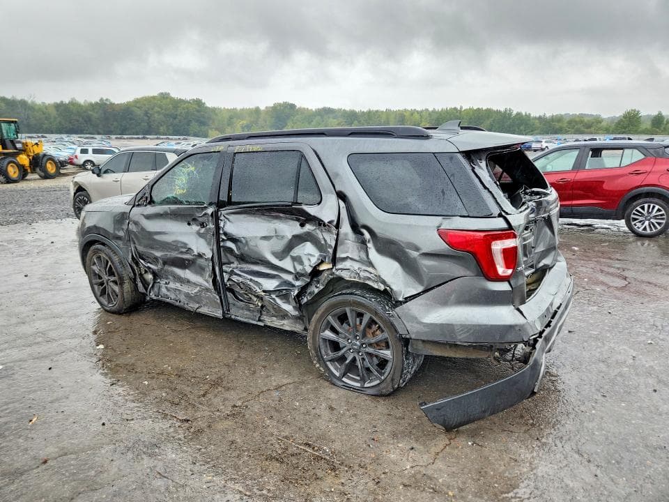 2017 FORD EXPLORER XLT 2