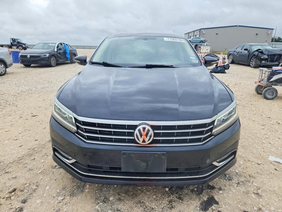 2017 VOLKSWAGEN PASSAT SE 5