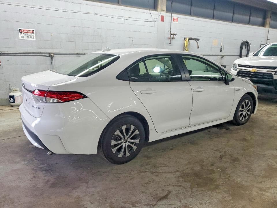 2021 TOYOTA COROLLA LE 3