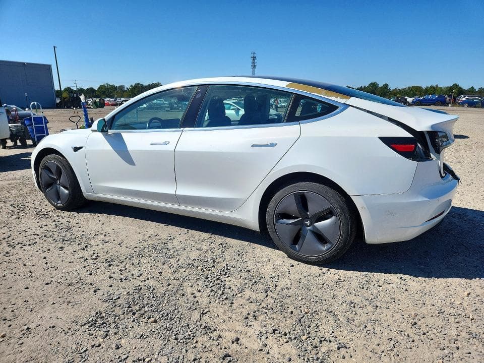 2018 TESLA MODEL 3 2