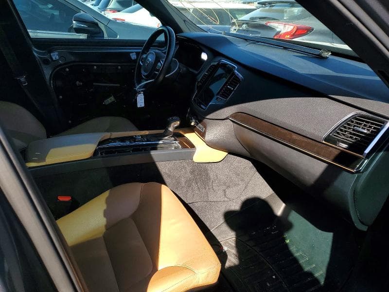 2017 VOLVO XC90 T6 7