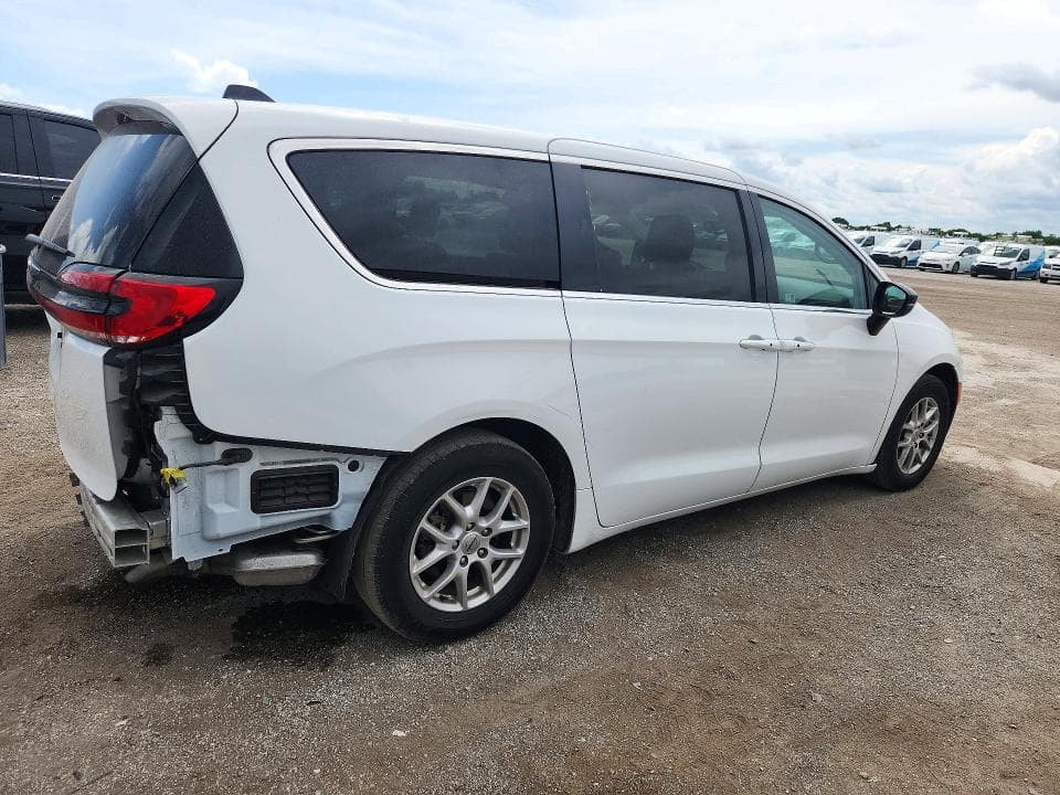2024 CHRYSLER PACIFICA TOURING L 3