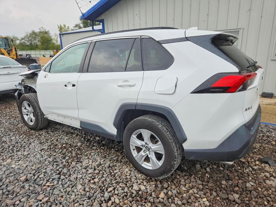 2020 TOYOTA RAV4 XLE 2