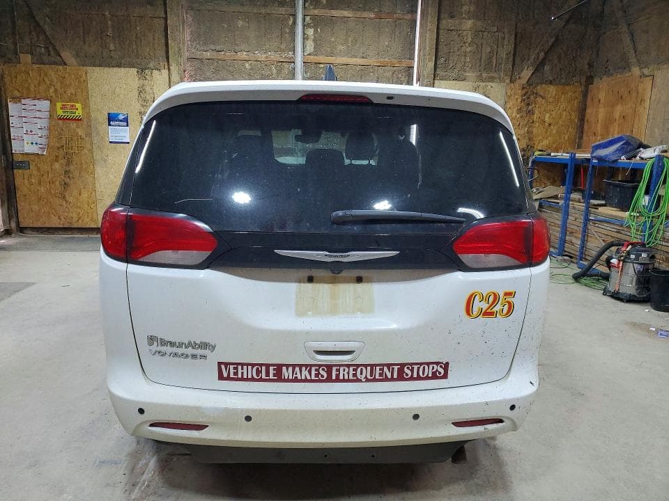 2023 CHRYSLER VOYAGER LX 6