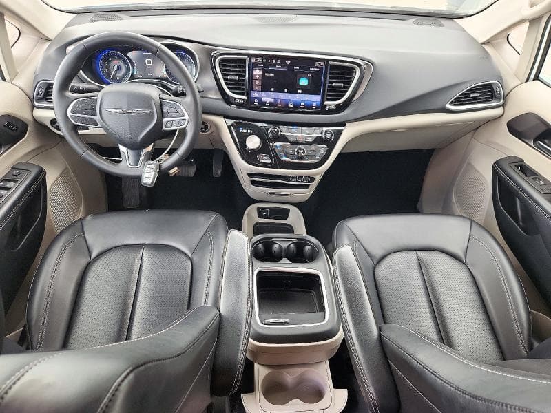 2024 CHRYSLER PACIFICA TOURING L 8
